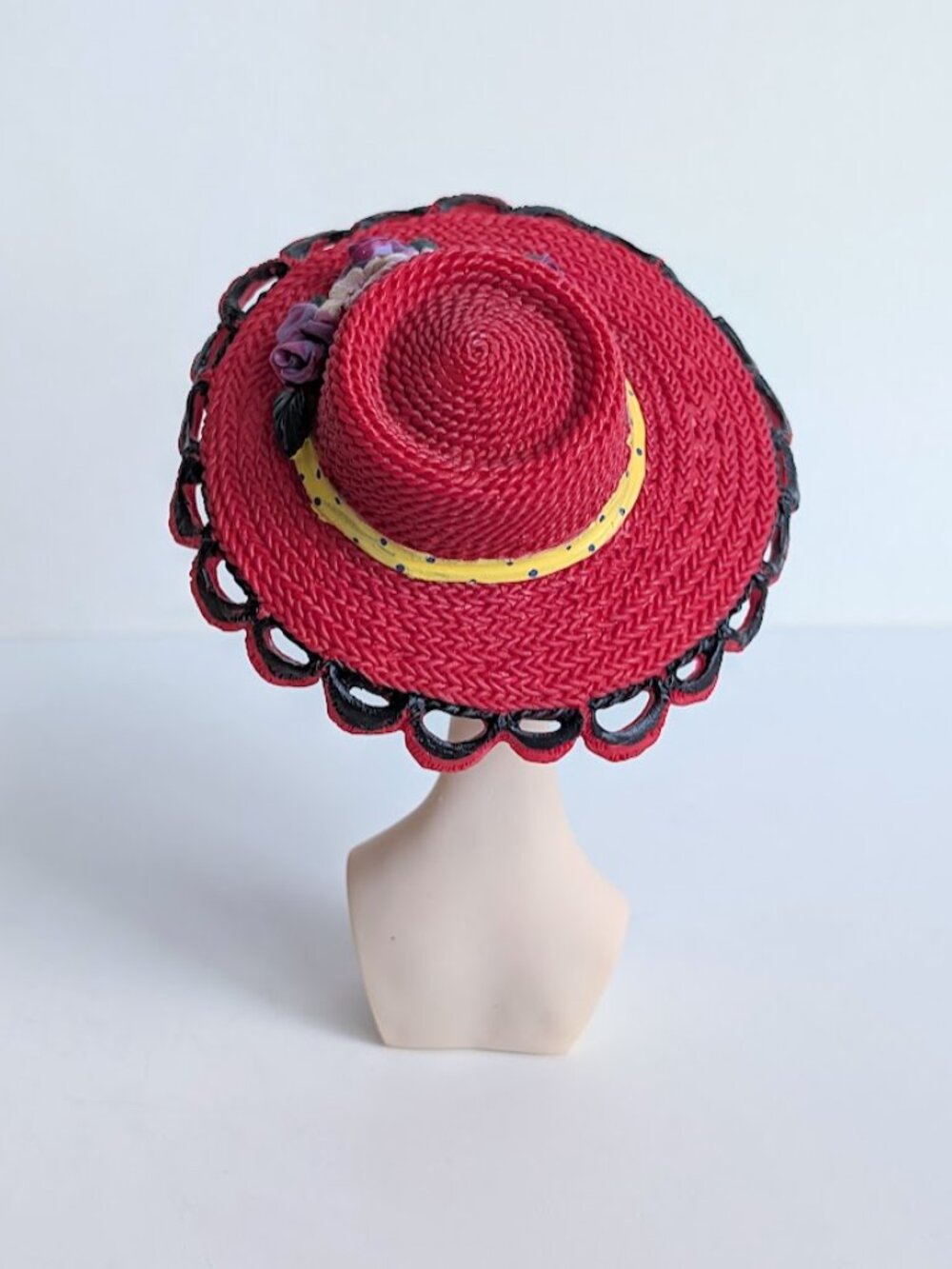 Vintage Direct Connection Miniature Female Mannequin Display Bust w/ Red Hat - Picture 3 of 13